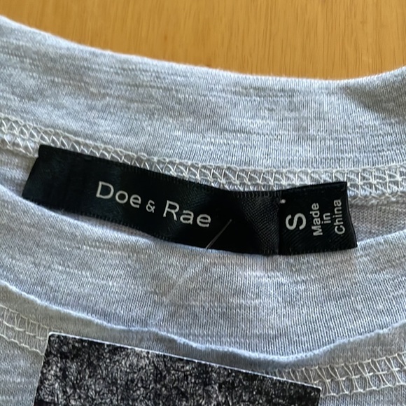 Doe & Ray Basic Gray T Shirt Asymmetrical Back NWT Size Small - Picture 4 of 5